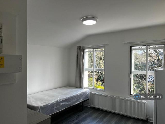 Queens Road, London, SE14 1 bed in a house share to rent £1,291 pcm £298 pw