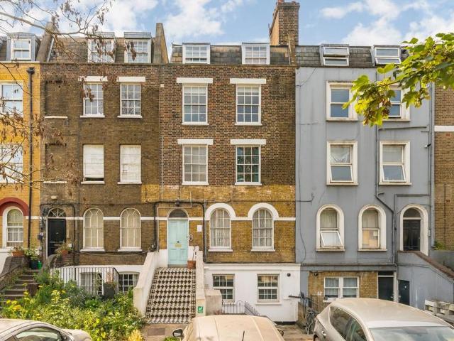 Queens Road, LONDON SE15 2 bed flat to rent £2,200 pcm £508 pw
