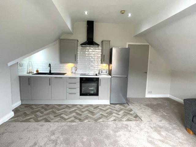 Queens Road, Llandudno LL30, 2 bed flat to rent, £850 pcm | PrimeLocation