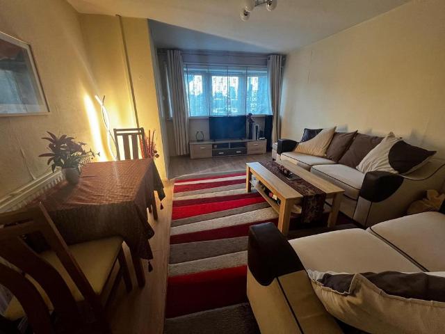 Queens Road, Manchester, 2 bed ground floor flat to rent £1,200 pcm £277 pw