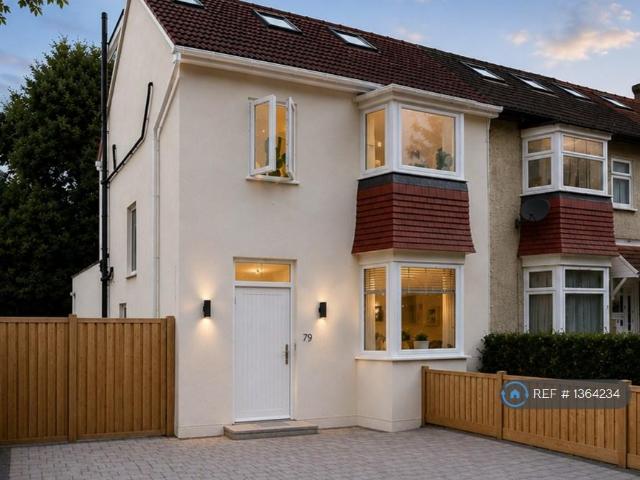 Queens Road, New Malden, KT3 5 bed semi detached house to rent £4,000 pcm £923 pw