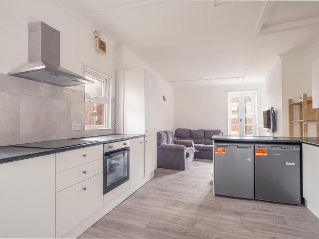 Queens Road, Newcastle Upon Tyne NE2 4 bed maisonette to rent £2,513 pcm £580 pw