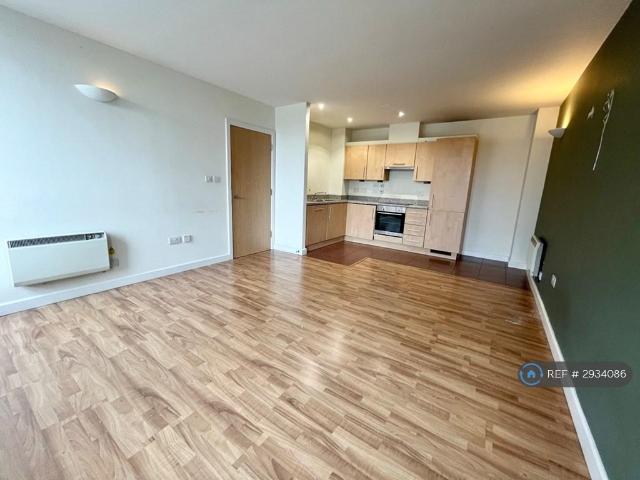 Queens Road, Nottingham, NG2 2 bed flat to rent £1,100 pcm £254 pw