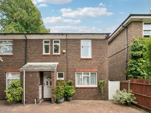 Queens Road, Richmond, TW10 3 bed semi detached house to rent £3,250 pcm £750 pw