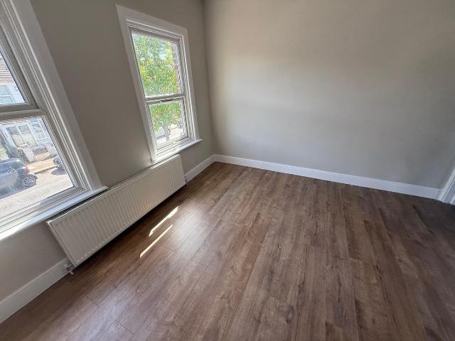 Queens Road, Southall UB2, 1 bed flat to rent, £1,500 pcm | PrimeLocation