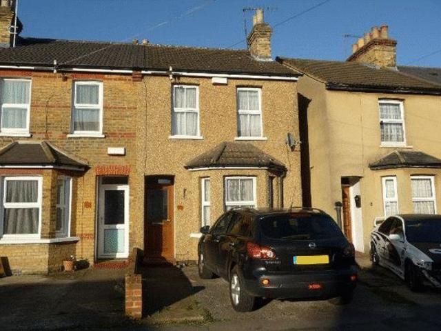 Queens Road, Slough 3 bed terraced house to rent £1,700 pcm £392 pw