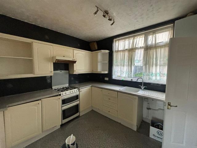 Queens Road, Smethwick B67, 2 bed terraced house to rent, £995 pcm | PrimeLocation
