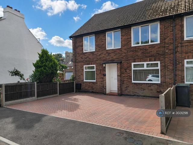 Queens Road, Snodland, ME6 2 bed maisonette to rent £1,400 pcm £323 pw