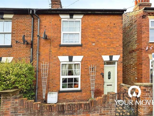 Queens Road, Suffolk NR34 2 bed end of terrace house to rent £925 pcm £213 pw