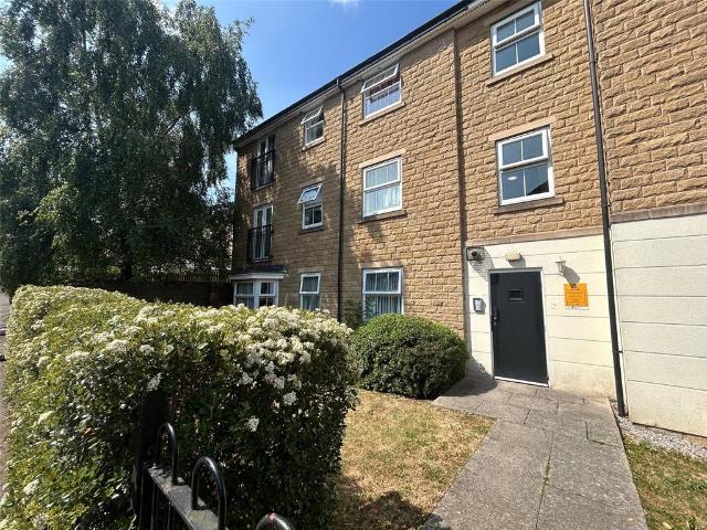 Queens Way, Halifax, HX1 2 bed apartment to rent £800 pcm £185 pw