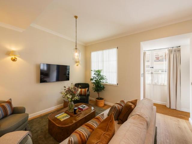 Queensberry Mews West, South. 2 bed mews to rent £10,500 pcm £2,423 pw