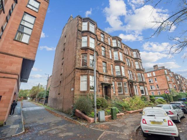 Queensborough Gardens, Glasgow G12, 2 bed flat to rent, £1,350 pcm | PrimeLocation