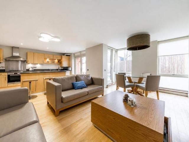 Queensdale Crescent London W11 2 bed apartment to rent £3,250 pcm £750 pw