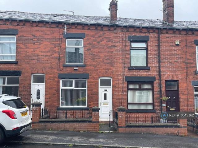 Queensgate, Bolton, BL1 2 bed terraced house to rent £875 pcm £202 pw
