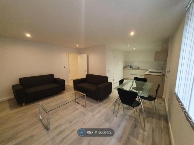 Queensgate House, London E3, 2 bed flat to rent, £2,450 pcm | PrimeLocation