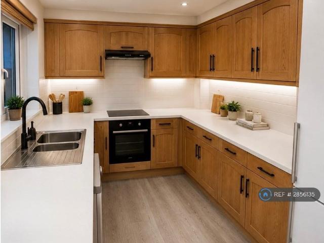 Queenshill Road, Bristol, BS4 4 bed semi detached house to rent £2,050 pcm £473 pw