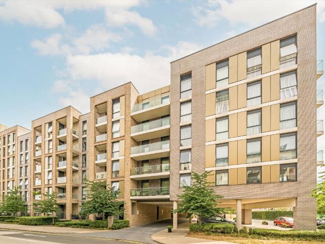 Queenshurst Square, Kingston KT2, 3 bed flat to rent, £3,500 pcm | PrimeLocation