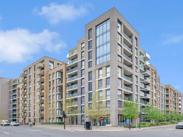 Queenshurst Square, Kingston Upon Thames KT2, 1 bed flat to rent, £1,800 pcm | PrimeLocation
