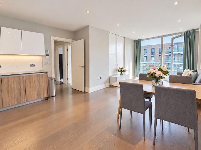 Queenshurst Square, Kingston Upon Thames KT2, 3 bed flat to rent, £3,600 pcm | PrimeLocation