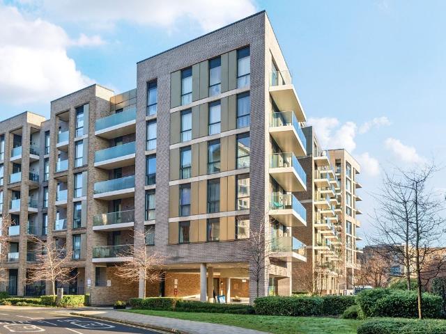 Queenshurst Square, Kingston Upon Thames, Surrey KT2, 2 bed flat to rent, £2,850 pcm | PrimeLocation