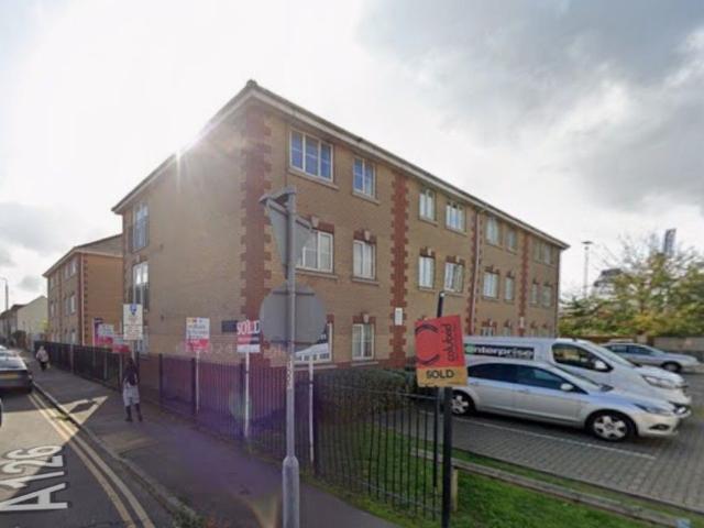 Queensland Court, Dock Road, Tilbury RM18, 2 bed flat to rent, £1,300 pcm | PrimeLocation