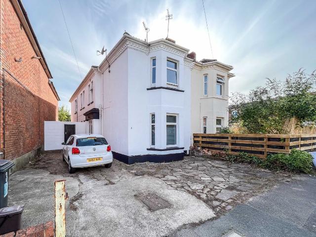 Queensland Road, Bournemouth BH5, 6 bed shared accommodation to rent, £3,200 pcm | PrimeLocation