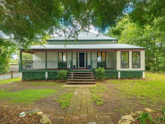 Queenslander Charm on 2,605m2 Block