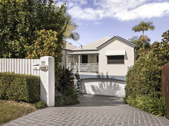 Queenslander Charm Meets Modern Family Functionality