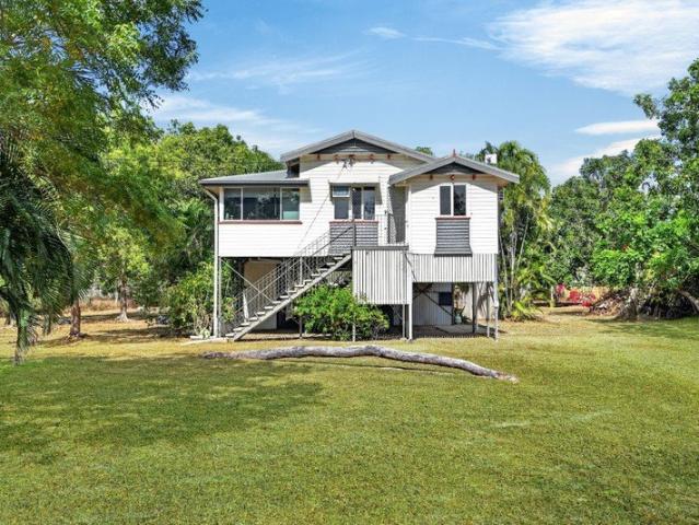 Queenslander Character Meets Acreage Living