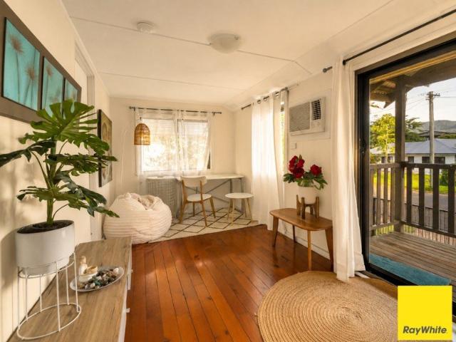 QUEENSLANDER CHARACTER WITH DUAL LIVING FLEXIBILITY