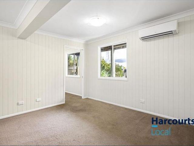 Queenslander With Dual Living Potential & Stunning Front Deck