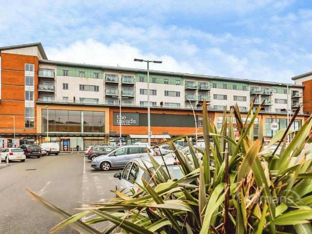 Queensmead, Farnborough, Hampshire GU14, 1 bed flat to rent, £1,250 pcm | PrimeLocation
