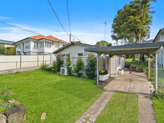 QUEENSPORT CLASSIC WITH FUTURE POTENTIAL ON 405m2