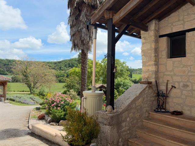 Quercynoise authentique rénovée dans un hameau calme et verd. 162m² Castelnau Montratier