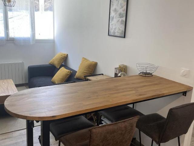 QUERQUEVILLE Bel appartement F2 rénové de 38.31 m2 meublé avec cave