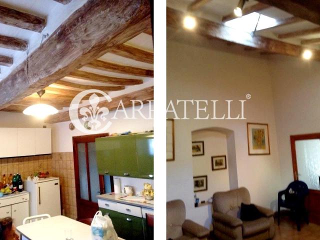 Terra tetto da ristrutturare con garage e grotta in tufo a C. 90m² Cetona