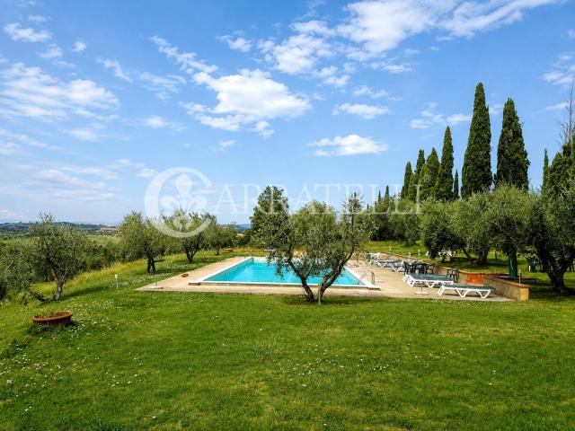 Questa affascinante villa del Xviii ad oggi adibita a B&B si. 1000m² Castelnuovo Berardenga