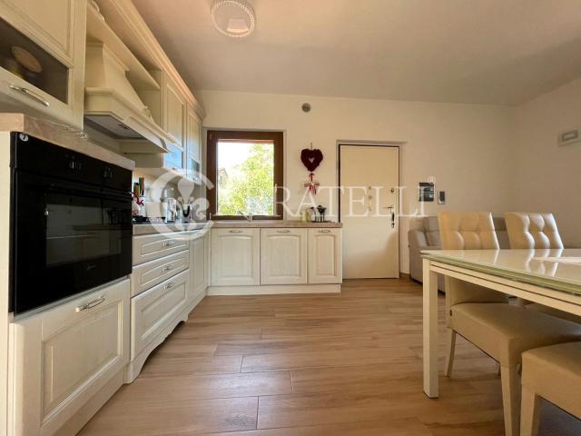 Questa interessante villetta misura circa 180mq e si trova i. 180m² Cetona