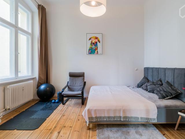 Quite apartment with original wooden floor on a side street of Kurfürstendamm, Berlin Amsterdam Apartments for Rent