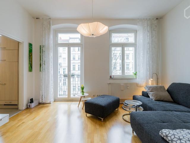 Quiet 2 rooms apartment with balcony in very central location of Prenzlauer Berg U bahn/tram: 5min. away, Berlin Amsterdam Apartments for Rent