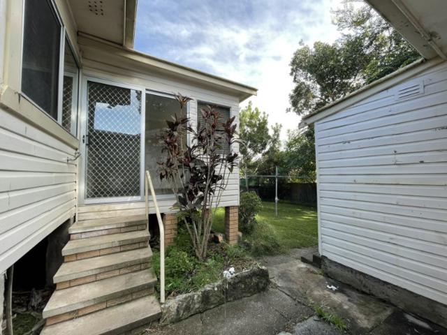 Quiet Three Bedroom Home in Taree West