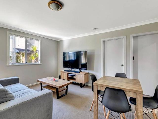 Quiet & Tidy Two Bedroom Unit in Convenient Location