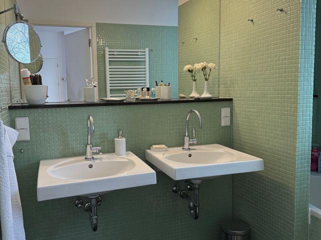 Quiet top floor apartment with terrace in an attractive living area, Berlin Amsterdam Apartments for Rent