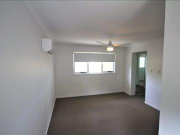 QUIET TOWNHOUSE IN PRIVATE QUIET SETTING!