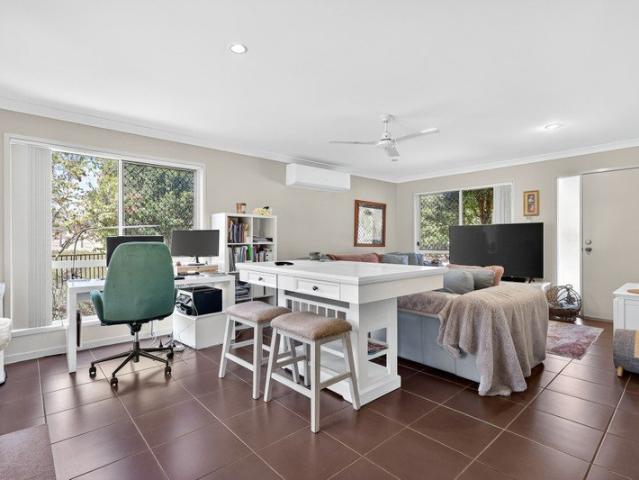 Quiet Townhouse with Nature Surrounds