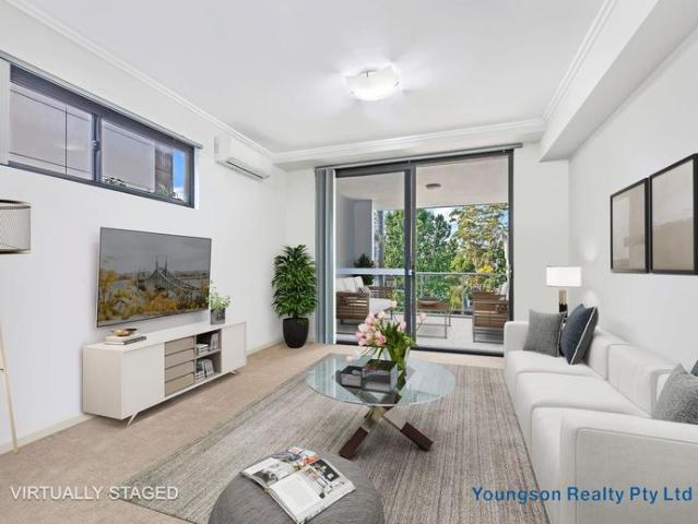 Quiet Two Bedroom Apartment minutes' walk to Station