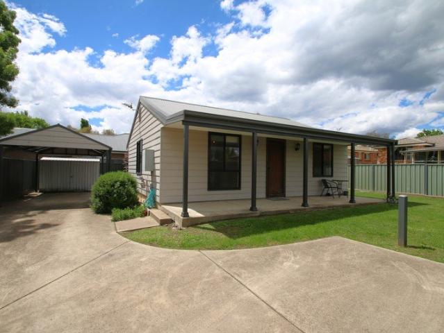 Quiet Two bedroom Cottage