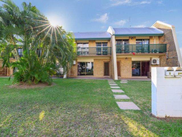 Quiet Two Level Townhouse in Boutique Larrakeyah Complex