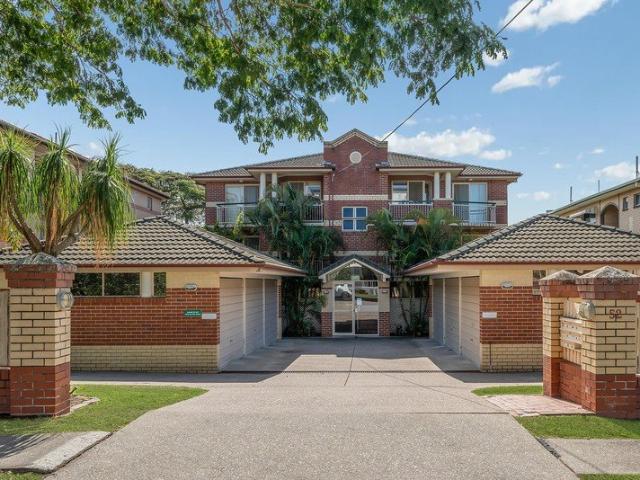 Quiet Unit in Great Location