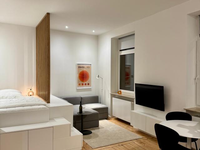 Quiet Urban Living – Design Apartment in Sachsenhausen